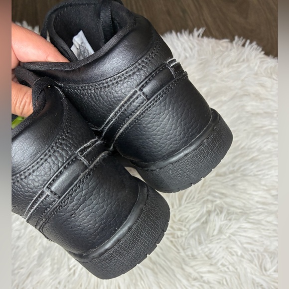 Nike Air Jordan 1 Retro Black Sneakers 🖤 - Picture 3 of 10